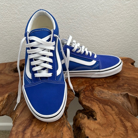 Vans Shoes - New Vans electric blue and white